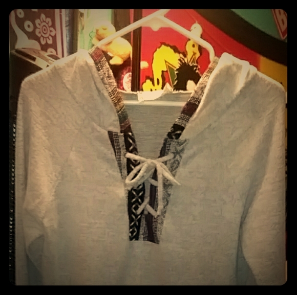 Pullover - Picture 1 of 3